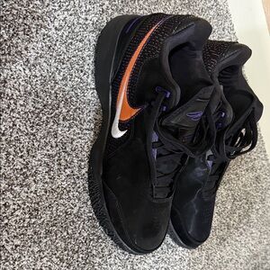 Nike Men's Black and Orange Athletic Shoes